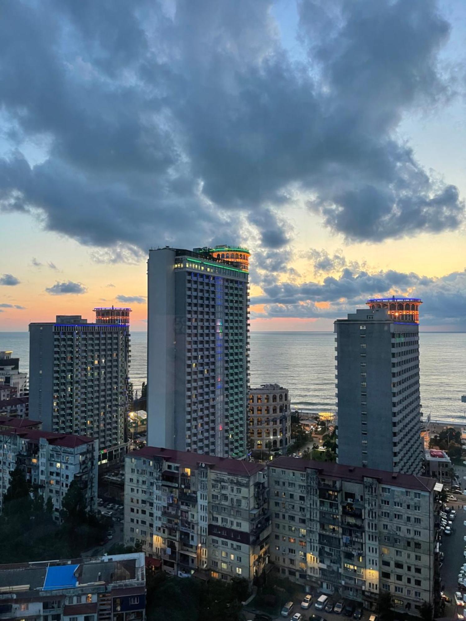 Appartamento Green House Batumi Esterno foto